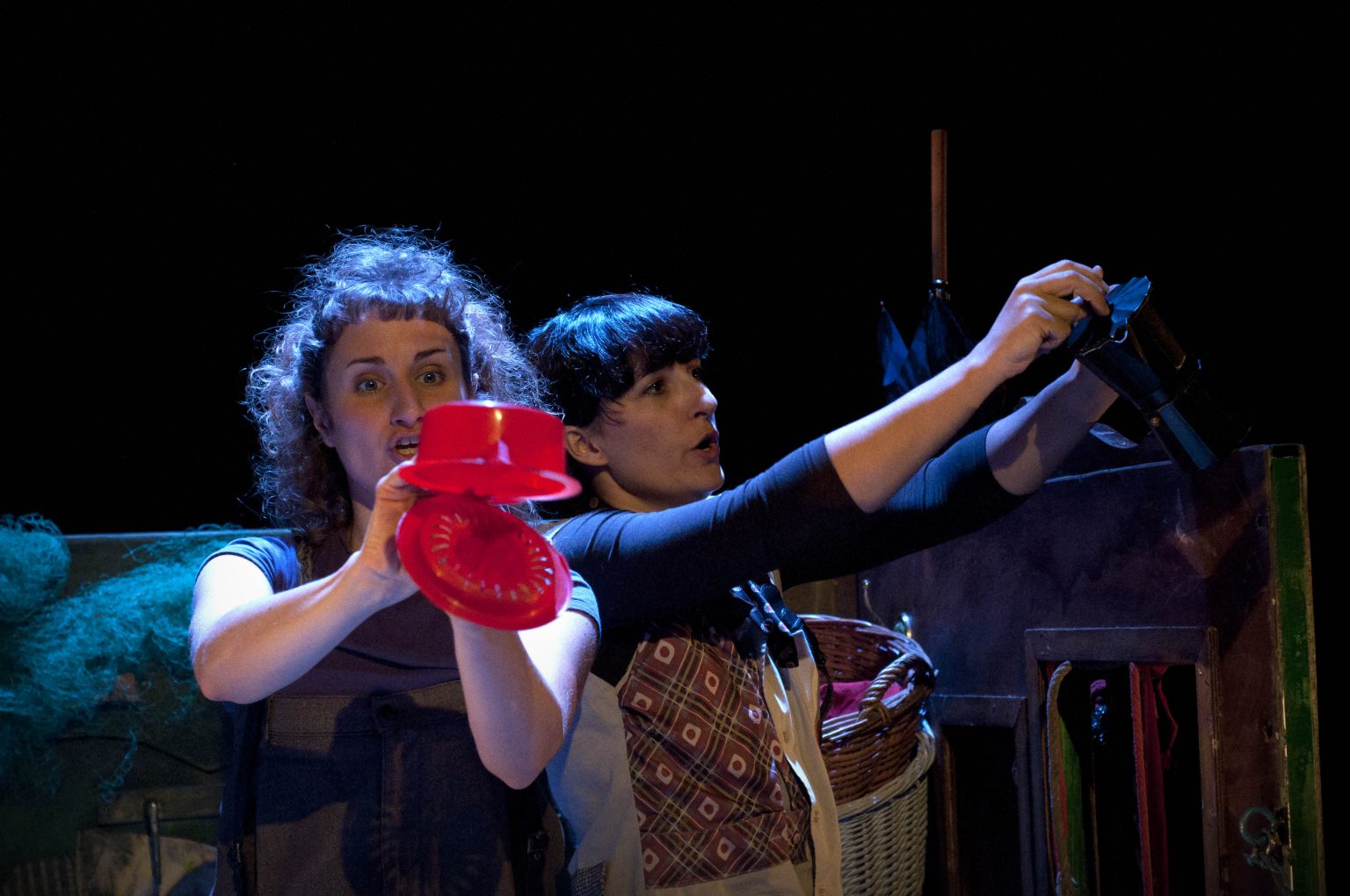 La-nina-del-cap-pelat-Engruna-Teatre-Foto-4-alta.jpg