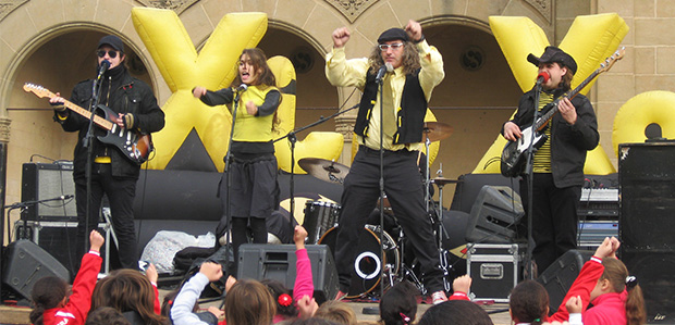 Festivals de circ i titelles i representacions arreu