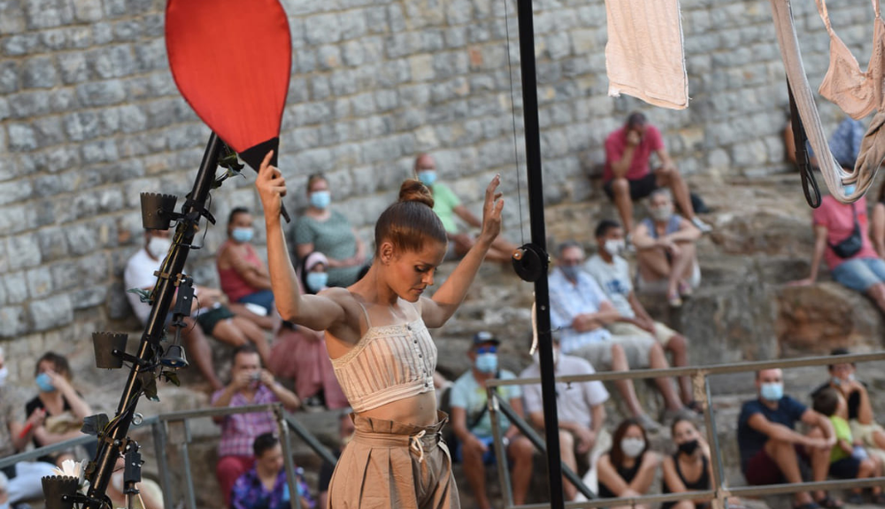 Els viatges de Bowa · Escena Gardunya